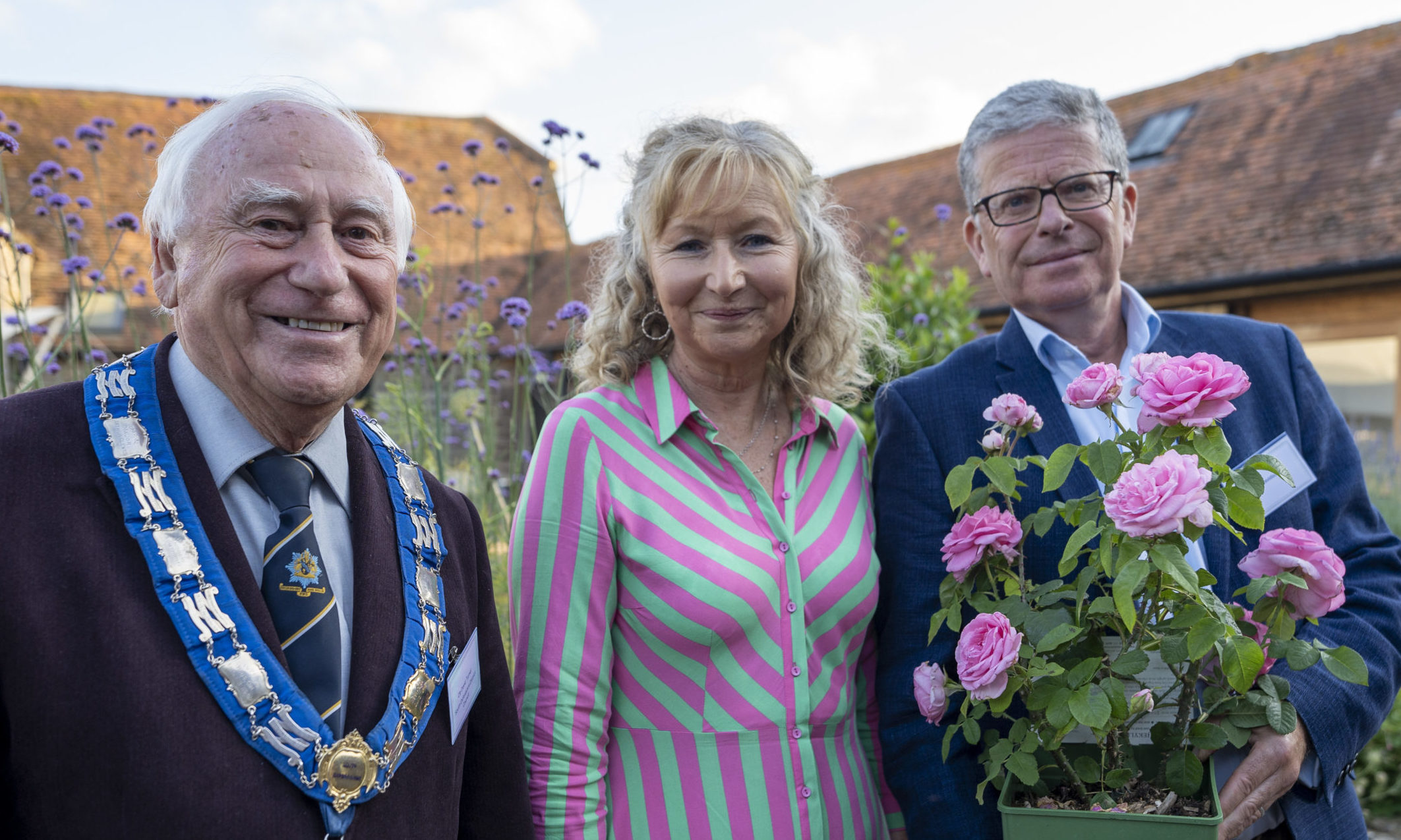 supporters day 2023 annual rose giving ceremony from oxfordshire county council to earth trust for wittenham clumps public access