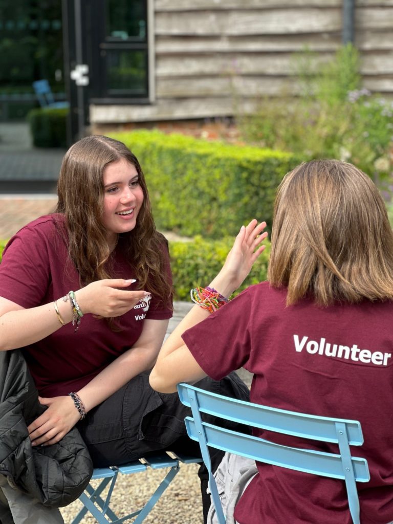 earth trust youth volunteers