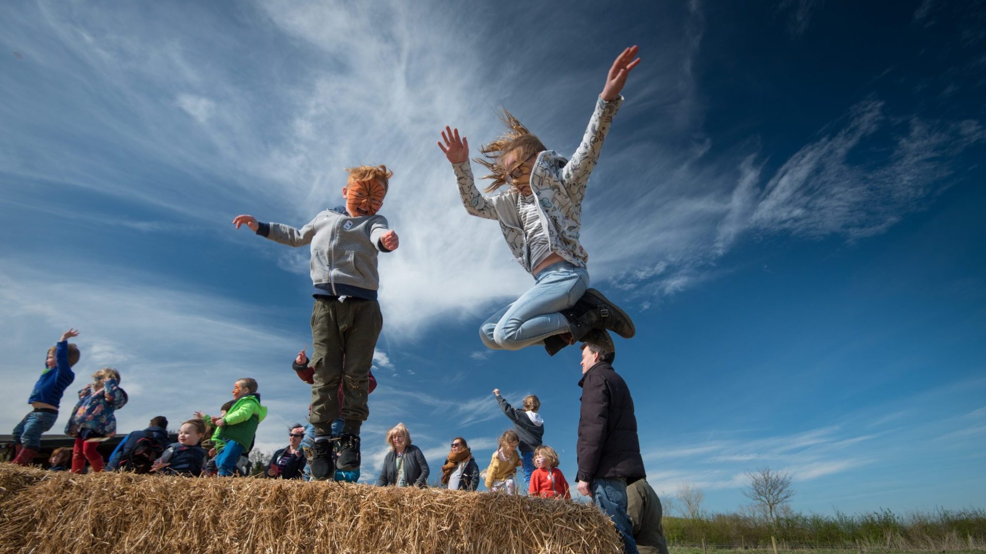 <p>SPRING FESTIVAL<br />
Join us for farmyard full of family fun from 4th-5th & 11th-12th May.</p>

