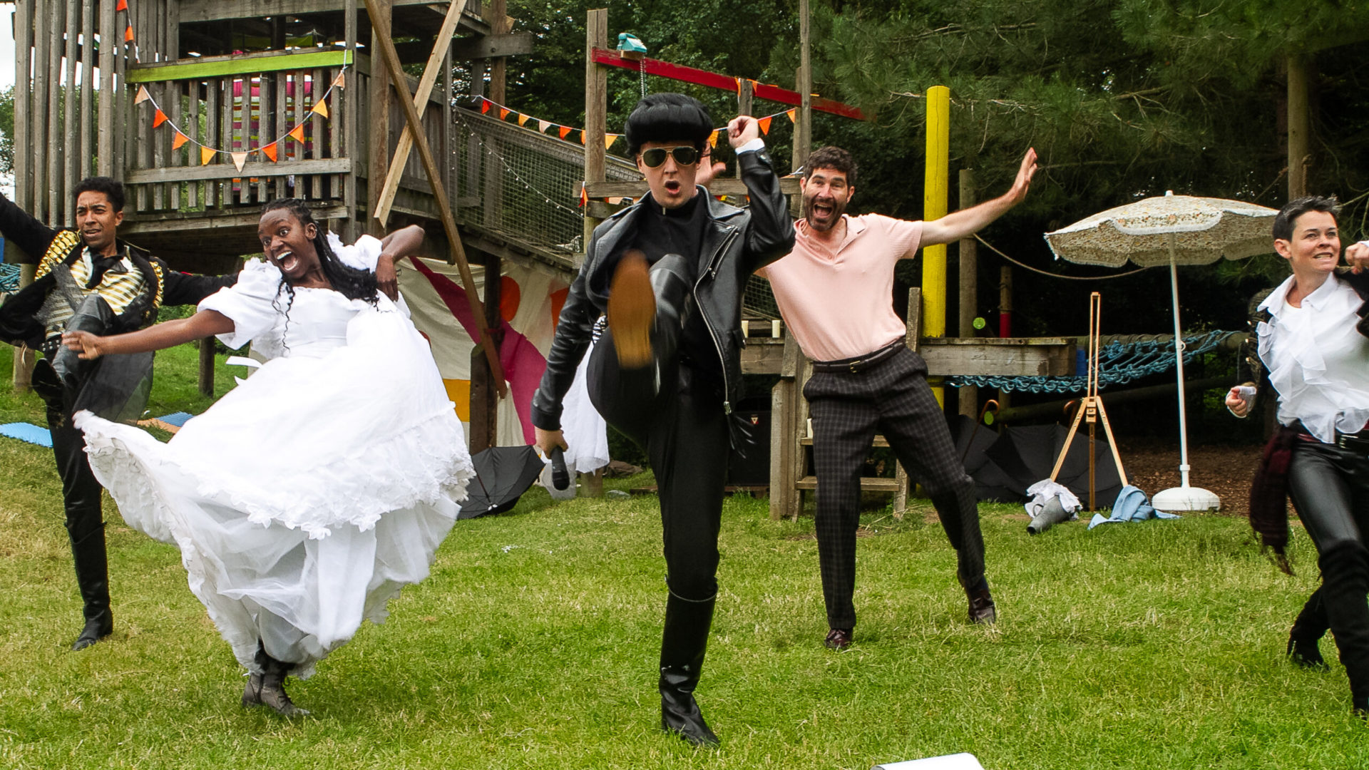 <p>Treasure Island – 6th August<br />
Enjoy an evening of open-air theatre brought to you by Creation Theatre, in association with Earth Trust.</p>
